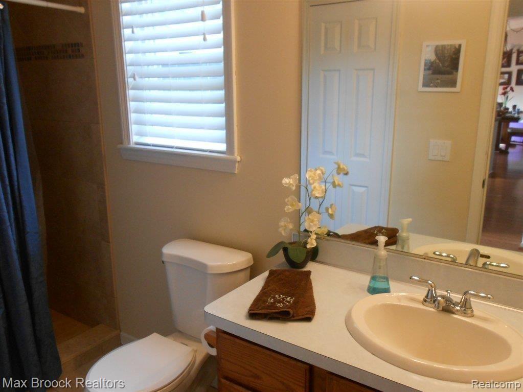 3565 Hosner Road Dryden, MI 48428 - Photo 5 of 22 Guest Bathroom