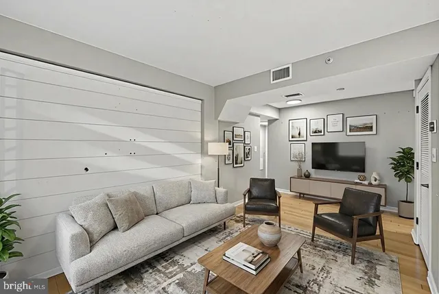 $2,300 | 420 16th Street Southeast, Unit A, Washington, DC 20003