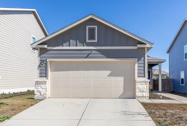 $1,695 | 5823 Hematite Rim, San Antonio, TX 78222