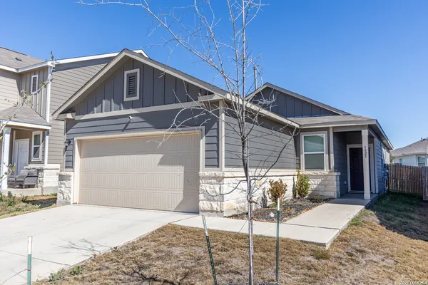 $1,695 | 5823 Hematite Rim, San Antonio, TX 78222