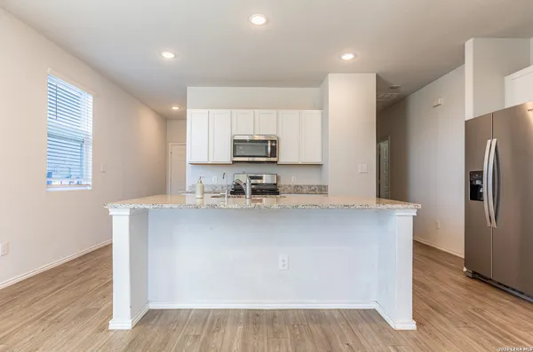 $1,695 | 5823 Hematite Rim, San Antonio, TX 78222