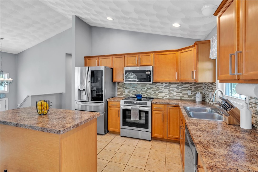 1060 Joslin Road Burrillville, RI 02830 - Photo 11 of 36 Gallery Image 11