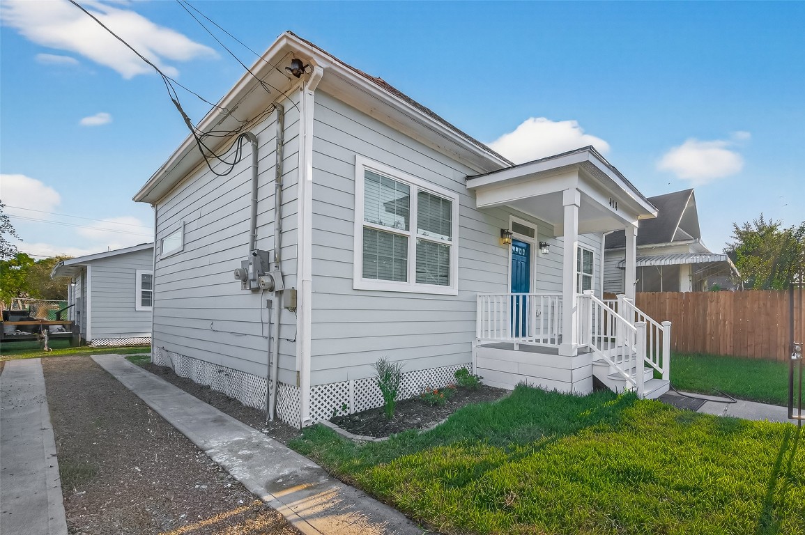 414 Marie Street Houston, TX 77009 - Photo 2 of 20