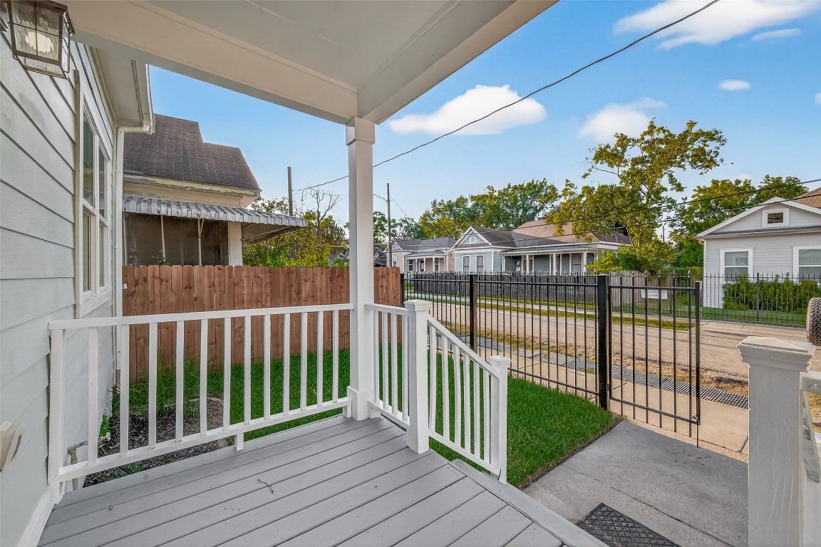 414 Marie Street Houston, TX 77009 - Photo 4 of 20