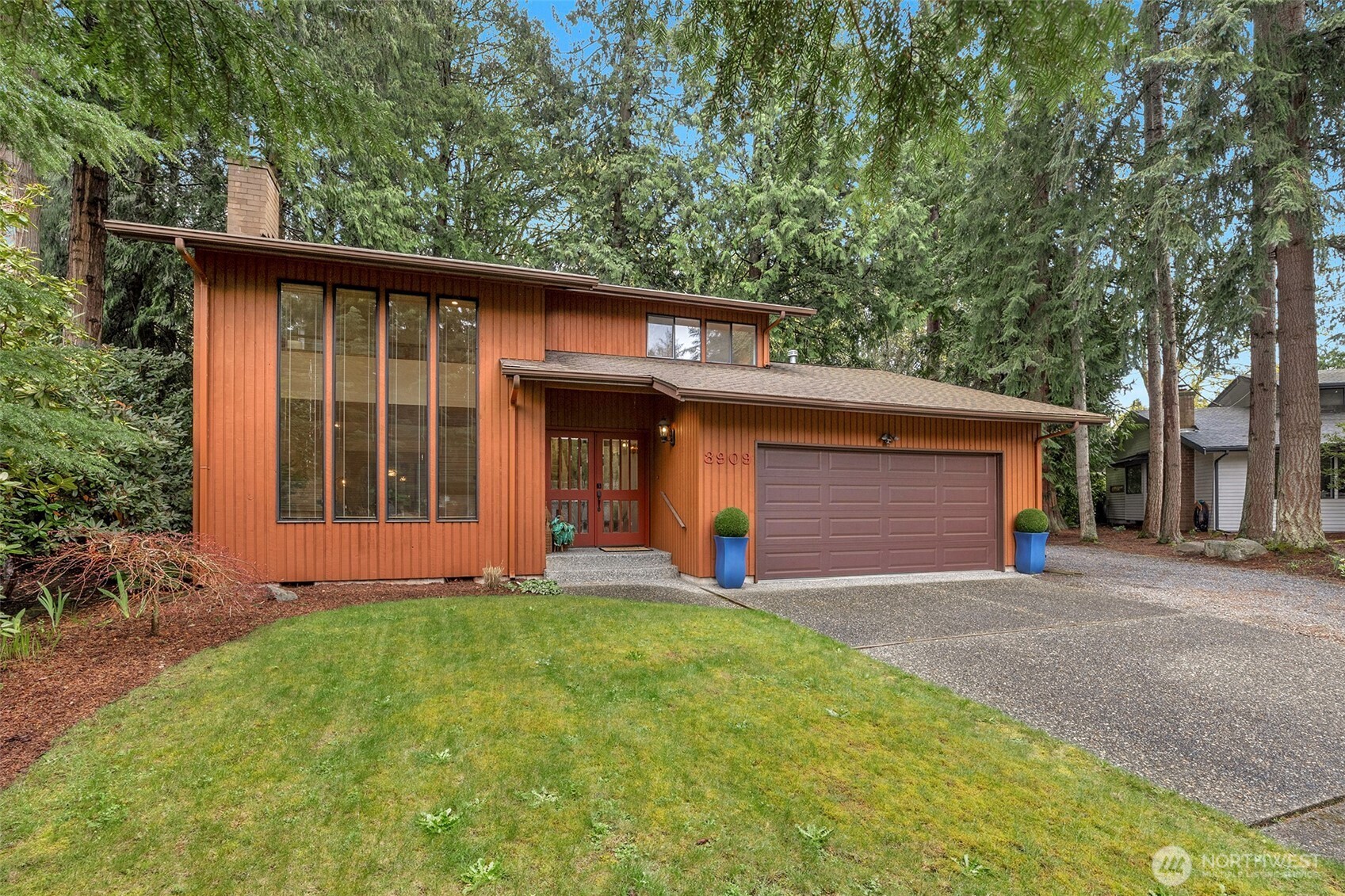 8909 55th Place West Mukilteo, WA 98275 - Photo 2 of 38