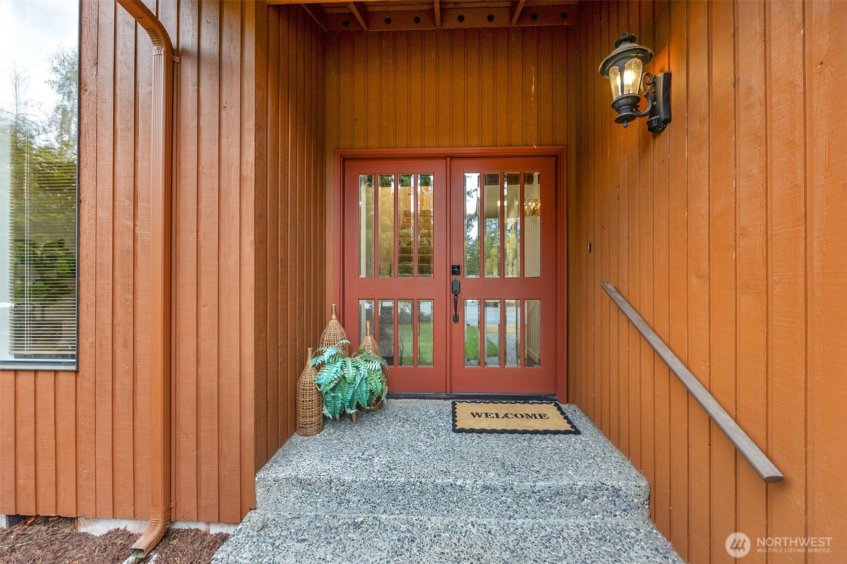 8909 55th Place West Mukilteo, WA 98275 - Photo 3 of 38