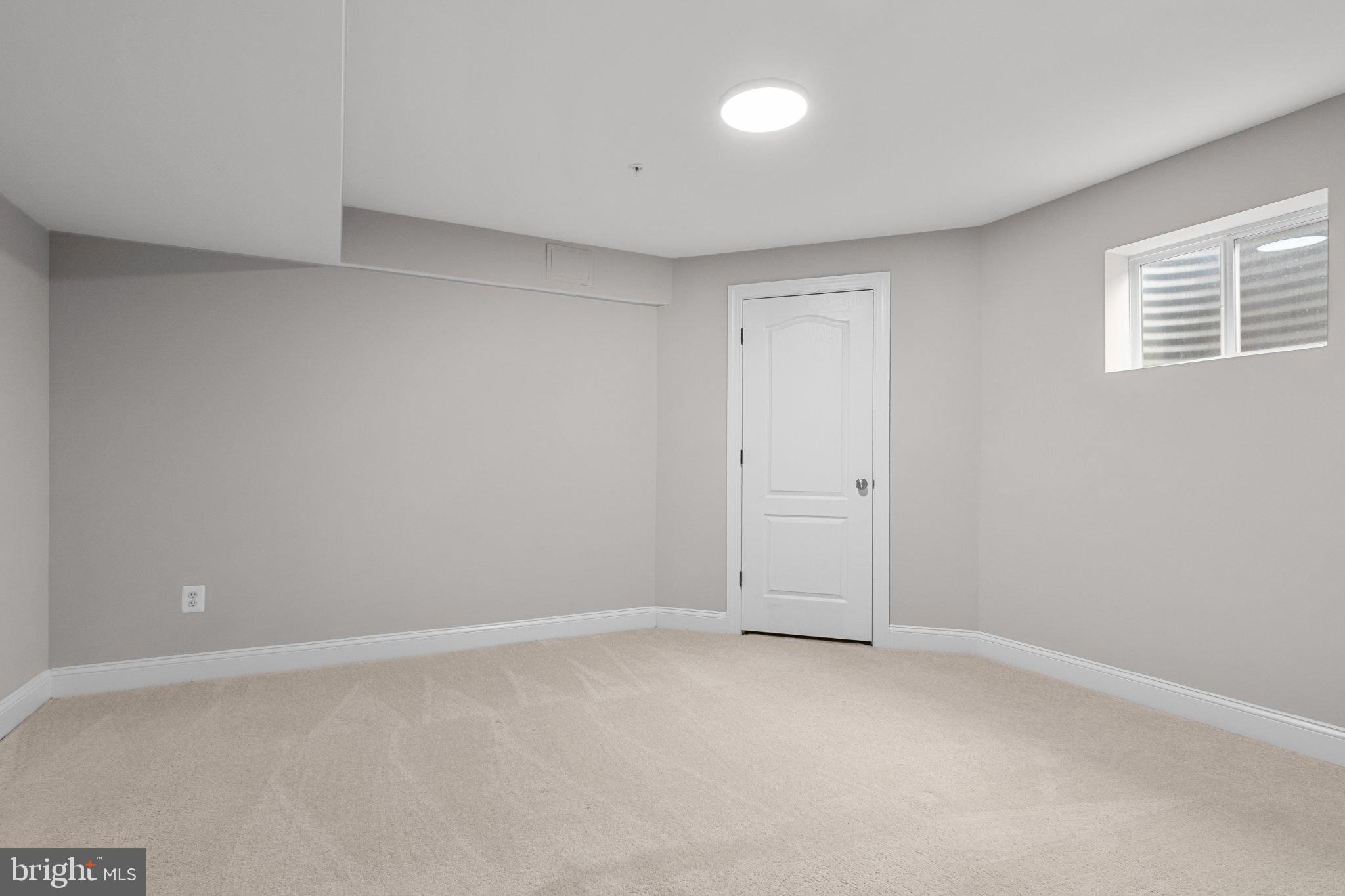4554 Coachmans Path Court Waldorf, MD 20601 - Photo 32 of 40 Versatile space ready for your vision.