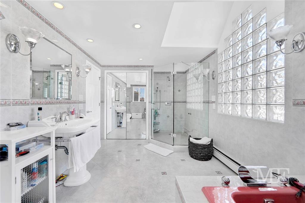 25 West 10th Road Queens, NY 11693 - Photo 26 of 30 Gallery Image 26