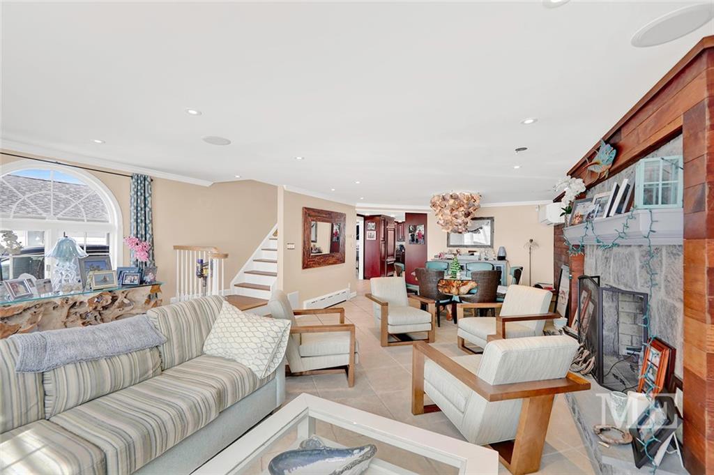 25 West 10th Road Queens, NY 11693 - Photo 4 of 30 Gallery Image 4