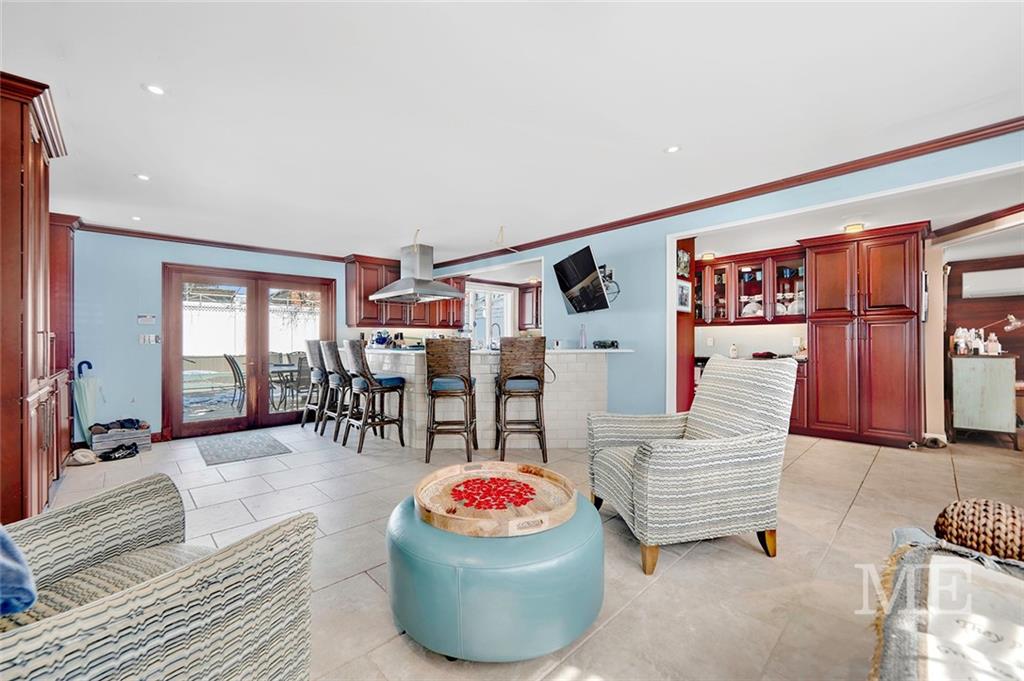 25 West 10th Road Queens, NY 11693 - Photo 7 of 30 Gallery Image 7