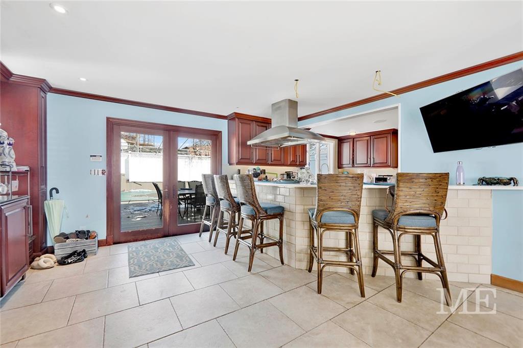 25 West 10th Road Queens, NY 11693 - Photo 8 of 30 Gallery Image 8