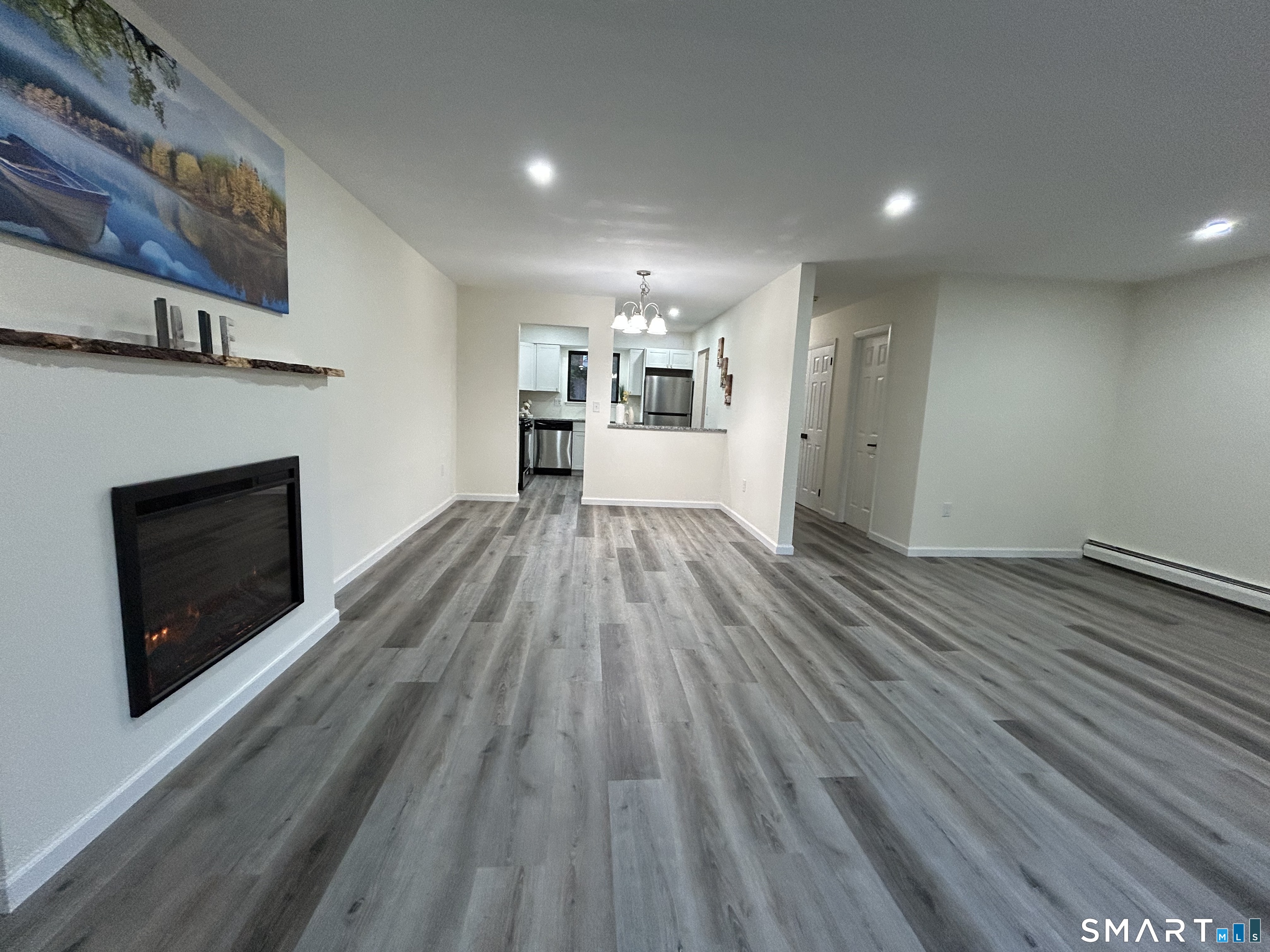 38 Sutton Place, Unit 38 Bloomfield, CT 06002 - Photo 9 of 39