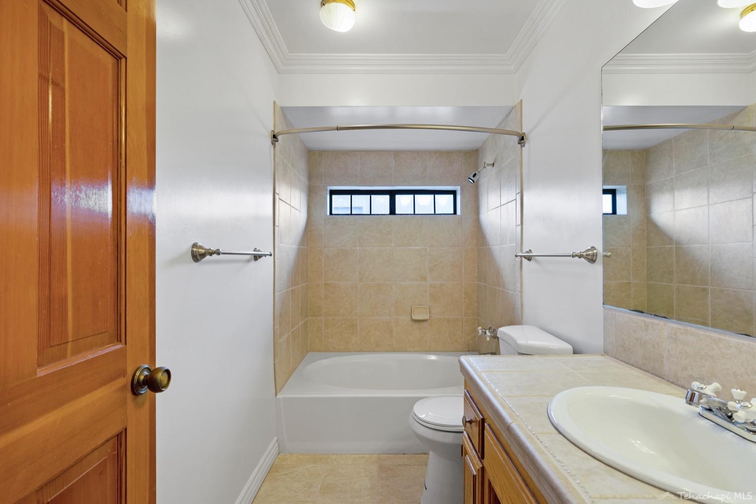 23980 Woodford-Tehachapi Road Tehachapi, CA 93561 - Photo 15 of 47 Gallery Image 15