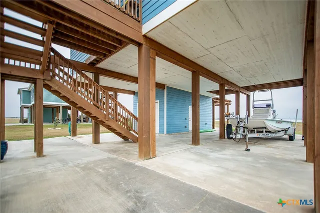 a view of an entryway