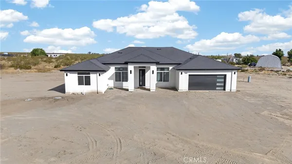 $590,000 | 4084 Chevoit Road, Phelan, CA 92371