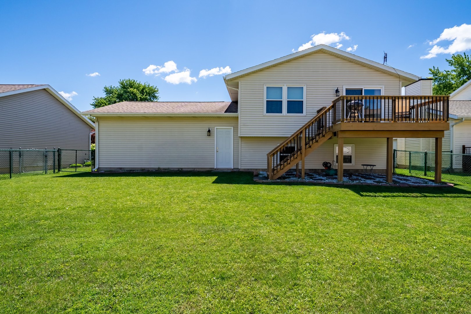 2813 Rocksbury Drive Bloomington, IL 61705 - Photo 35 of 39