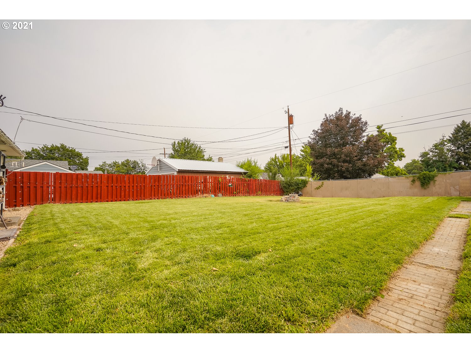 712 Southwest 29th Street Pendleton, OR 97801 - Photo 18 of 19 a view of outdoor space with garden