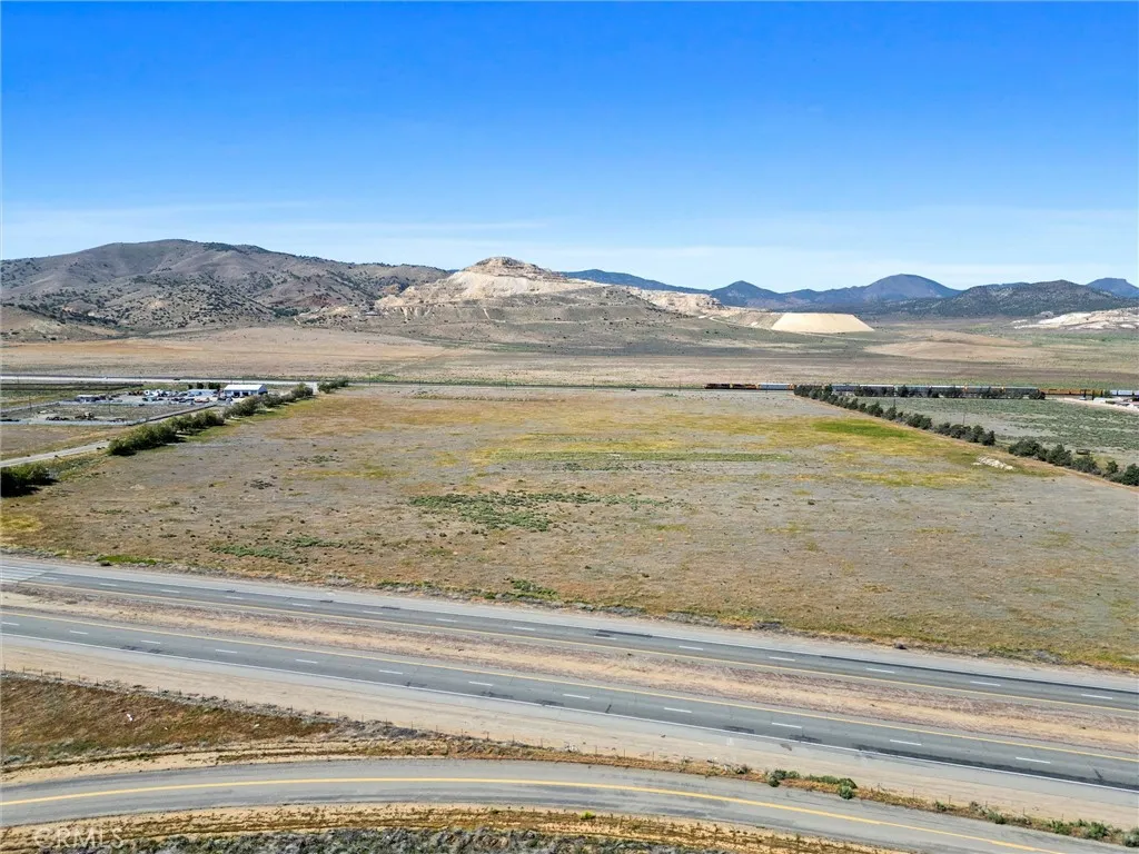 40 Stiekman Tehachapi, CA 93561 - Photo 7 of 12 a view of ocean view and mountain