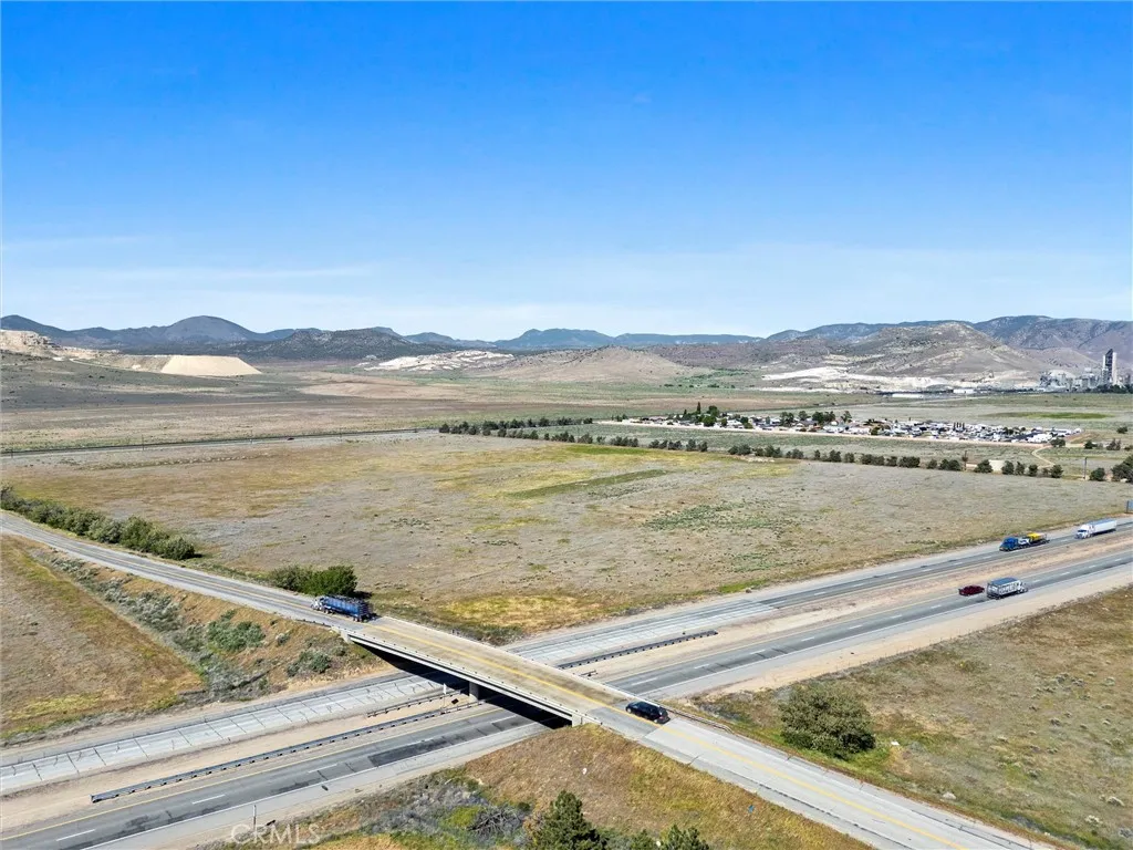 40 Stiekman Tehachapi, CA 93561 - Photo 9 of 12 a view of lake and mountain