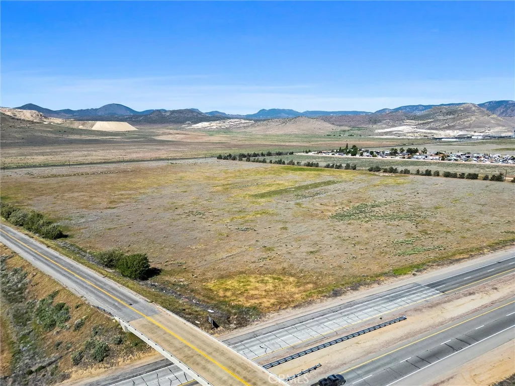40 Stiekman Tehachapi, CA 93561 - Photo 10 of 12 a view of a lake and a mountain