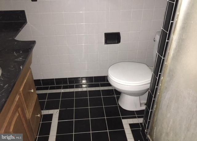 3303 May Street Silver Spring, MD 20906 - Photo 6 of 9 Bath
