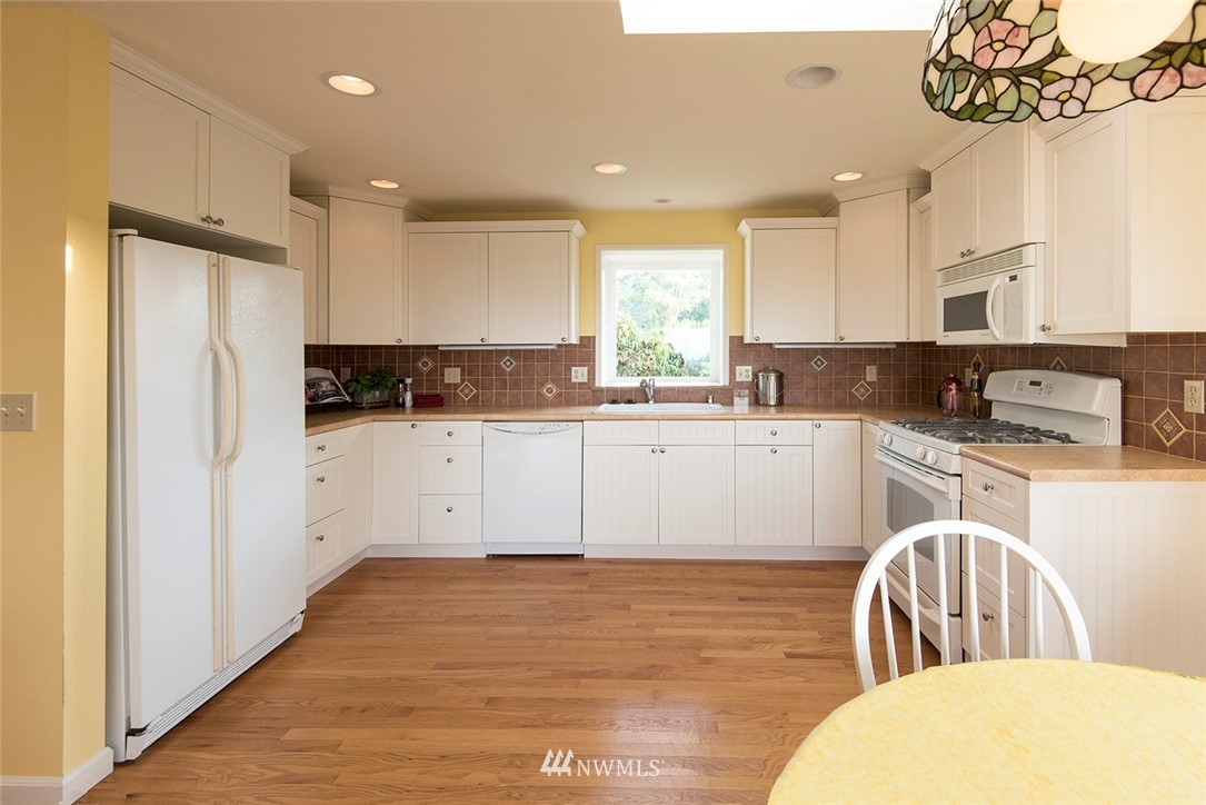 1029 Bell Street Edmonds, WA 98020 - Photo 3 of 16 Gallery Image 3