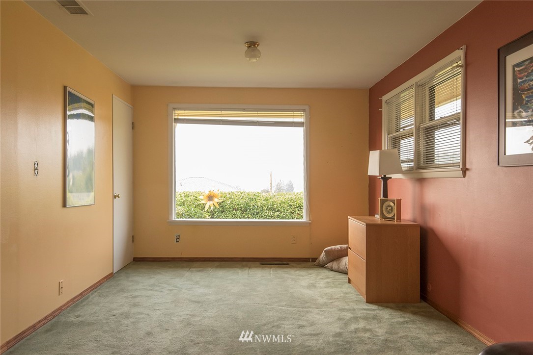 1029 Bell Street Edmonds, WA 98020 - Photo 5 of 16 Gallery Image 5