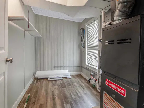 a view of utility room