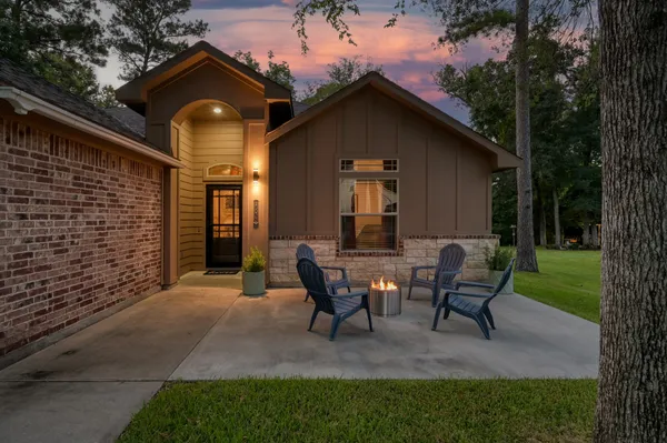 $385,000 | 15022 Constellation Circle West, Willis, TX 77318