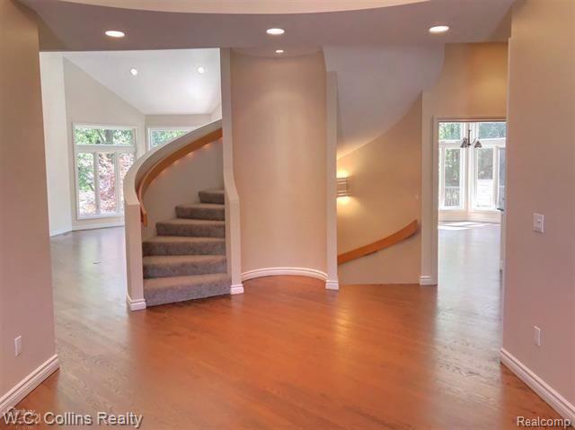 5930 Ronnoco Road Rochester, MI 48306 - Photo 5 of 67 5.JPG