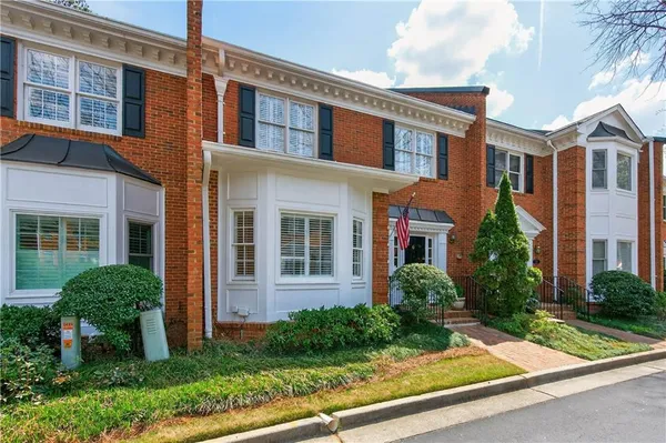$450,000 | 5441 Trentham Drive, Dunwoody, GA 30338