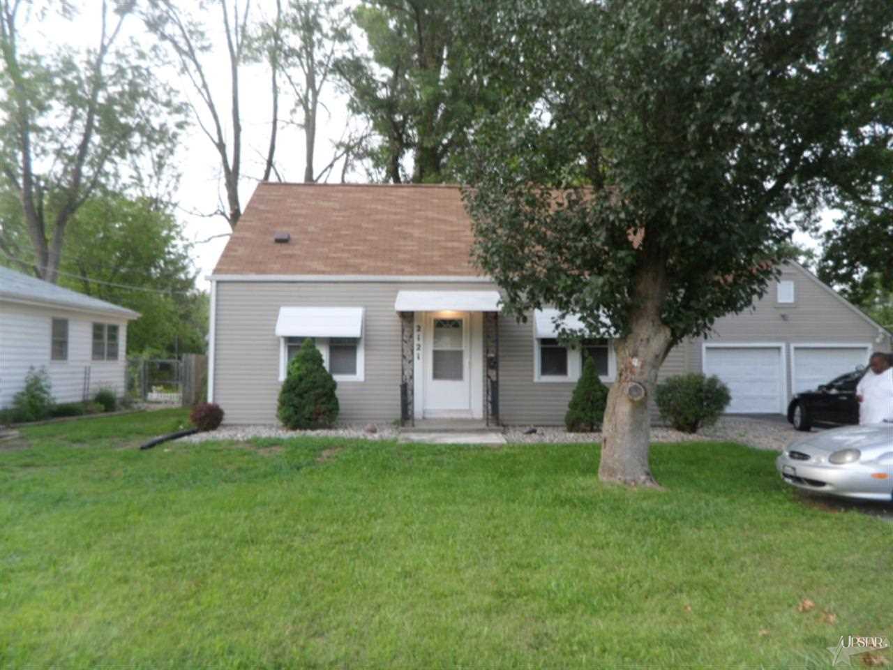 2121 East Paulding Road Fort Wayne, IN 46806 - Photo 1 of 11