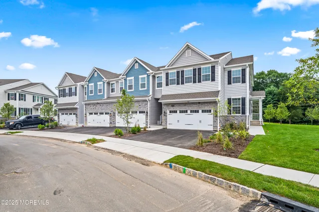 $4,950 | 4053 Heron Drive, Farmingdale, NJ 07727