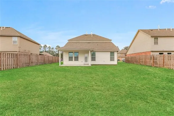 $2,400 | 39455 Legacy Lake Drive, Gonzales, LA 70737