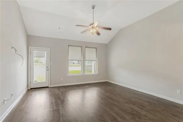 $2,400 | 39455 Legacy Lake Drive, Gonzales, LA 70737