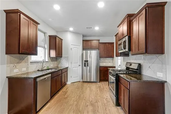 $2,400 | 39455 Legacy Lake Drive, Gonzales, LA 70737