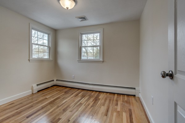 18 Robin Road Reading, MA 01867 - Photo 22 of 30 Gallery Image 22