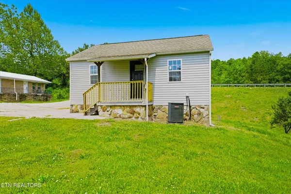 $264,500 | 128 Motel Drive, Wartburg, TN 37887