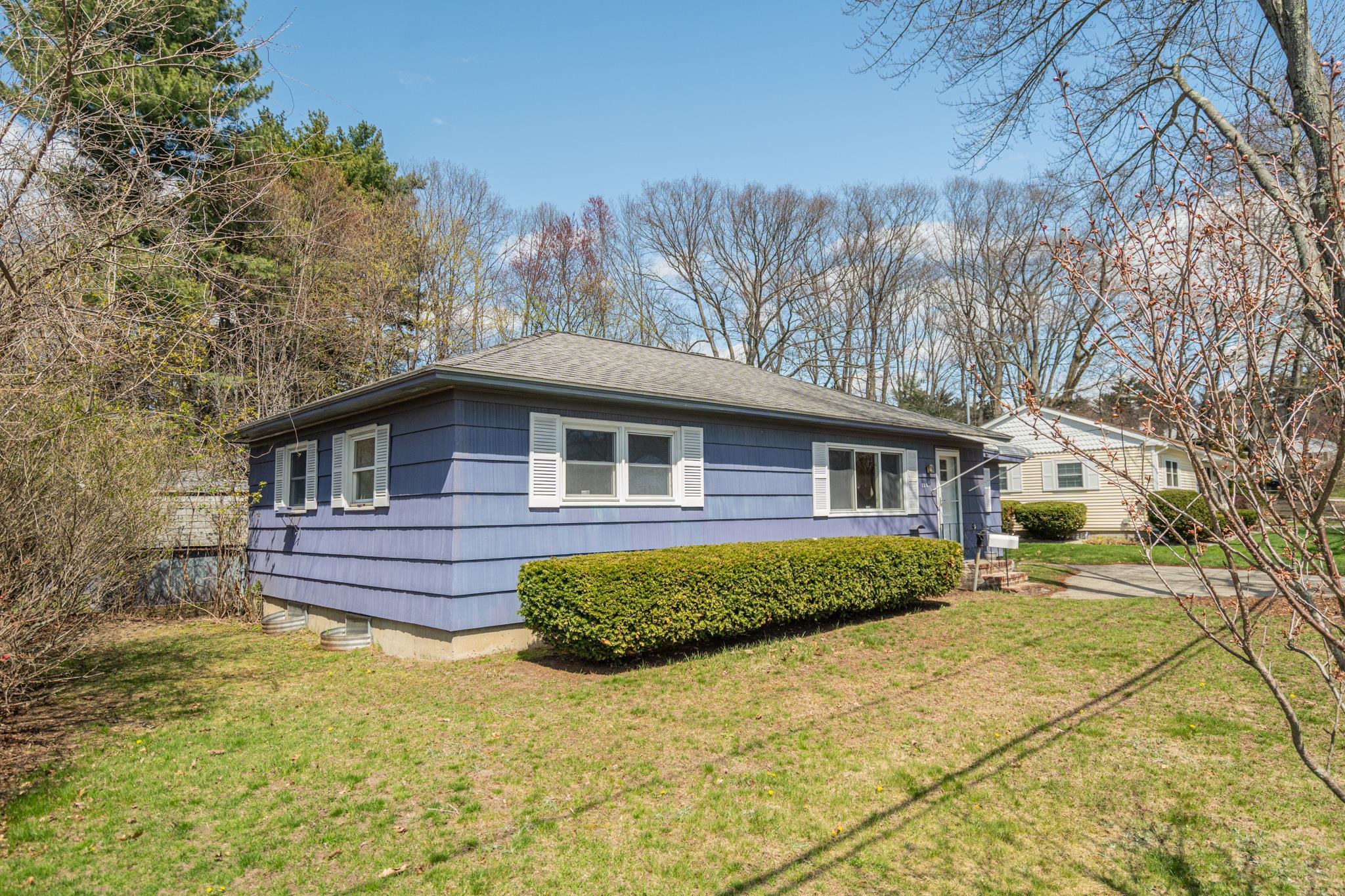 120 Purdue Street Manchester, NH 03103 - Photo 11 of 30