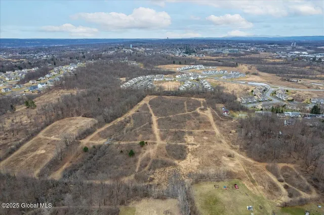 $949,999 | 30 Landor Lane, Cohoes, NY 12047