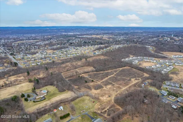 $949,999 | 30 Landor Lane, Cohoes, NY 12047