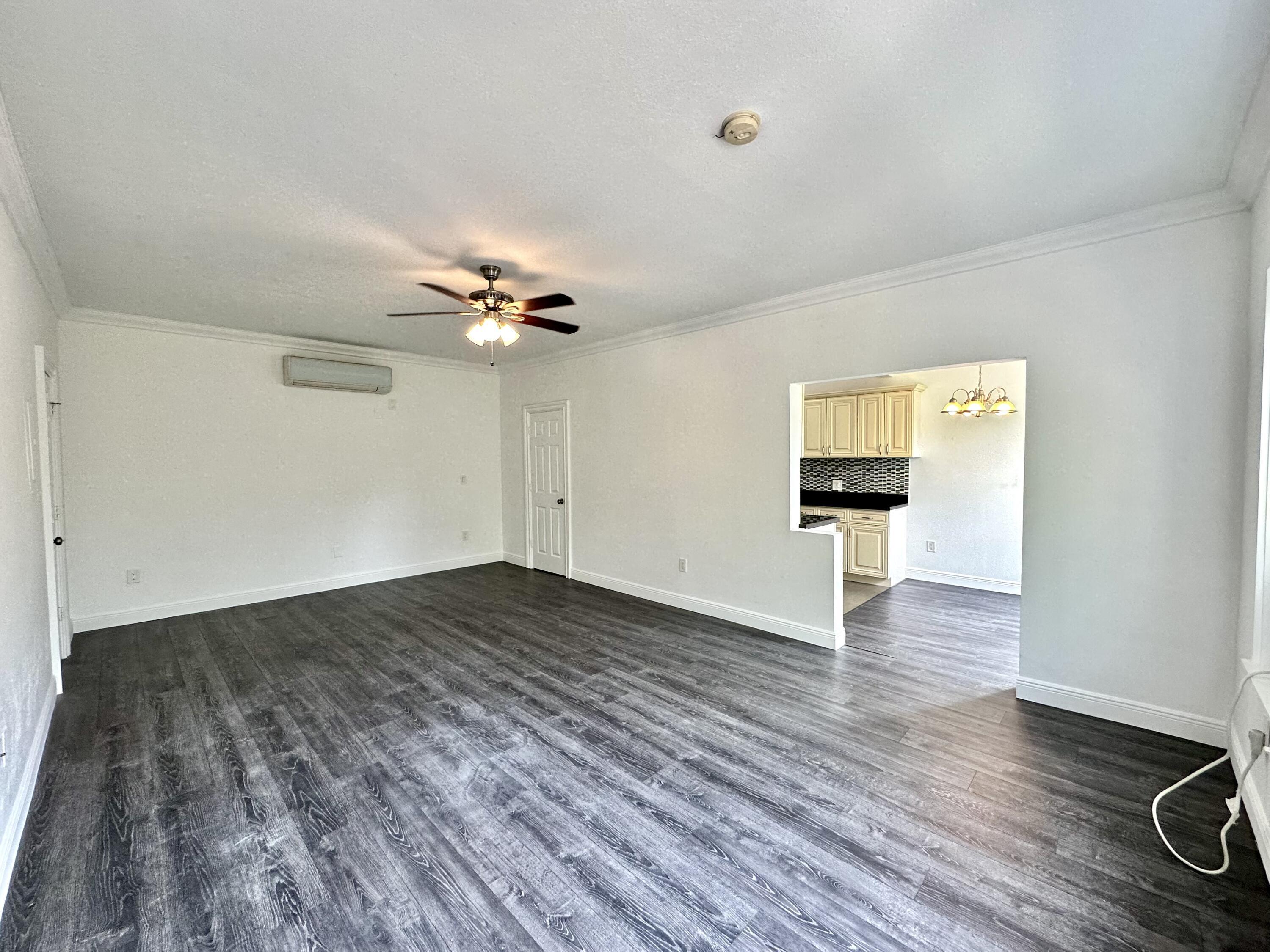 815 Upland Road, Unit 6 West Palm Beach, FL 33401 - Photo 7 of 21 F9AC13AB-DA49-498D-B1C0-46037E5F8144