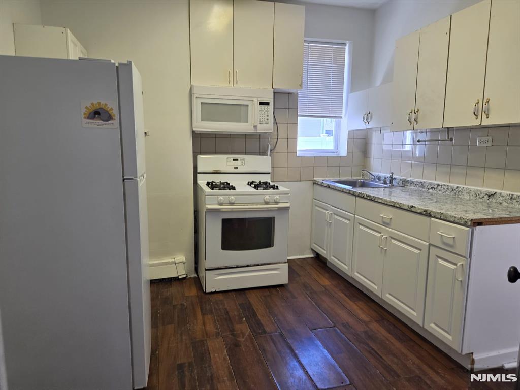 23 Ridgefield Avenue, Unit 1 Ridgefield Park, NJ 07660 - Photo 4 of 10