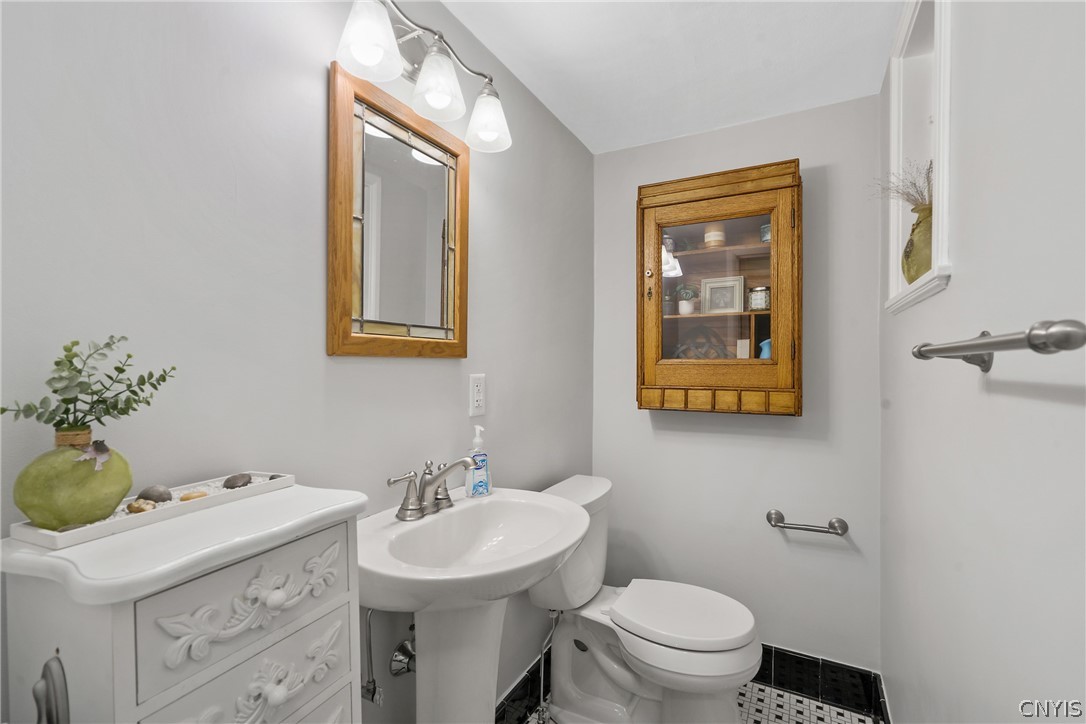 8 Lyndon Road De Witt, NY 13066 - Photo 25 of 46