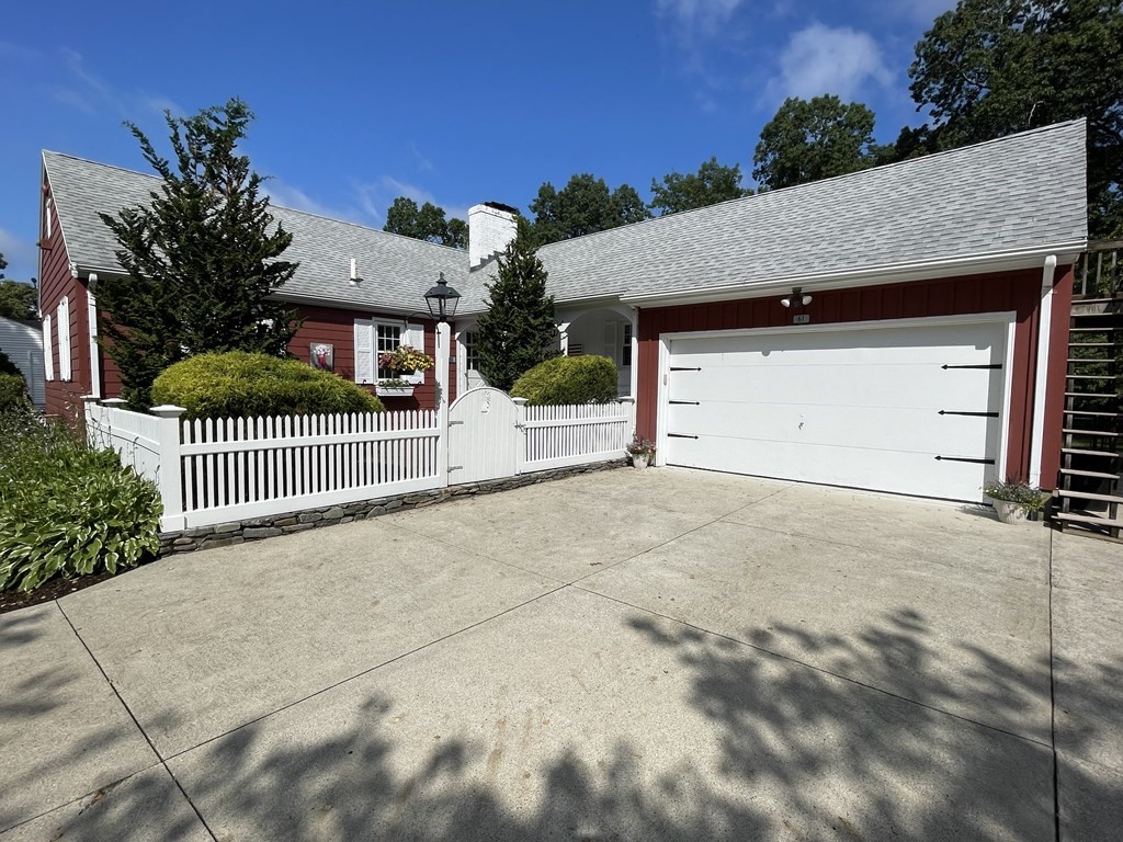 61 Norgate Road Attleboro, MA 02703 - Photo 2 of 42 Gallery Image 2
