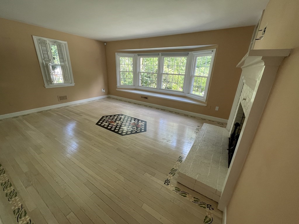 61 Norgate Road Attleboro, MA 02703 - Photo 7 of 42 Gallery Image 7