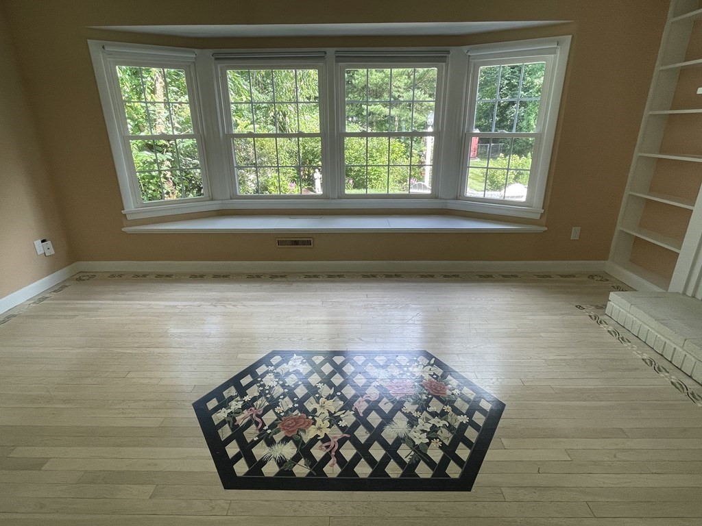61 Norgate Road Attleboro, MA 02703 - Photo 9 of 42 Gallery Image 9
