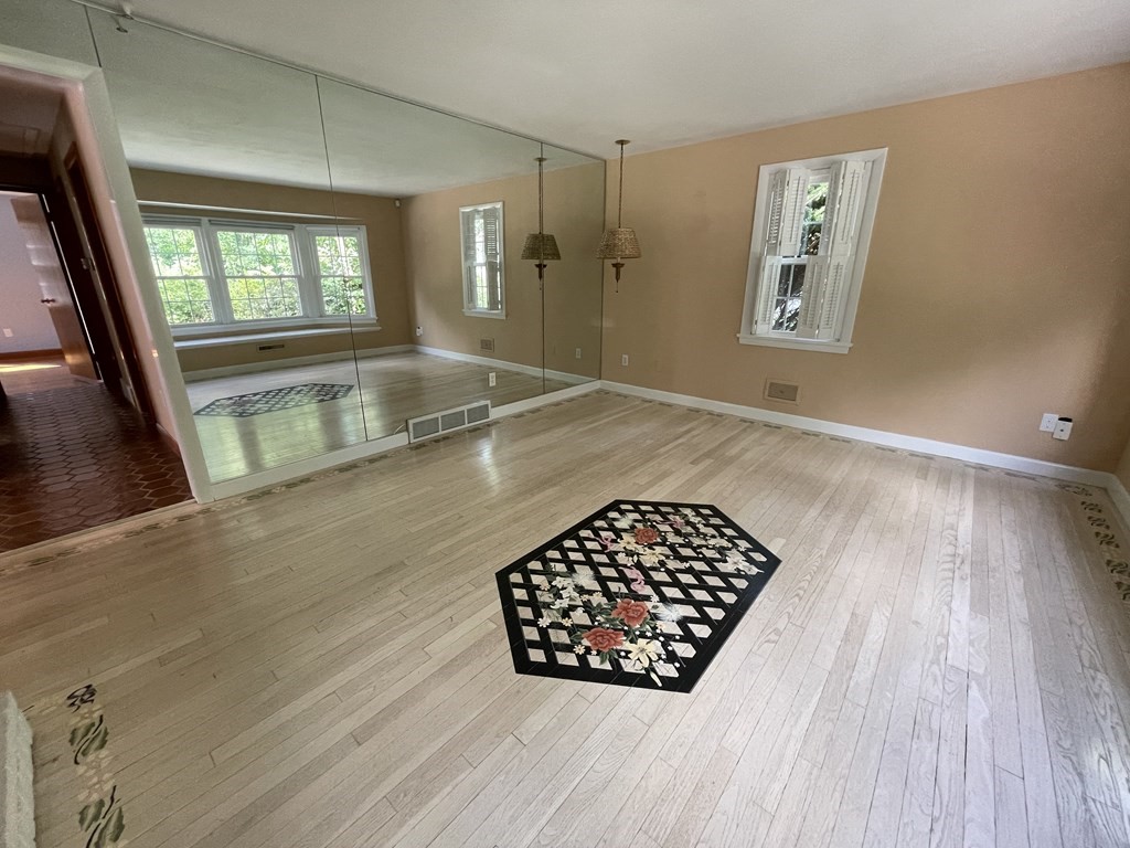 61 Norgate Road Attleboro, MA 02703 - Photo 10 of 42 Gallery Image 10