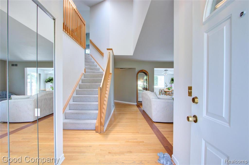 21642 Ruth Street Farmington Hills, MI 48336 - Photo 3 of 51