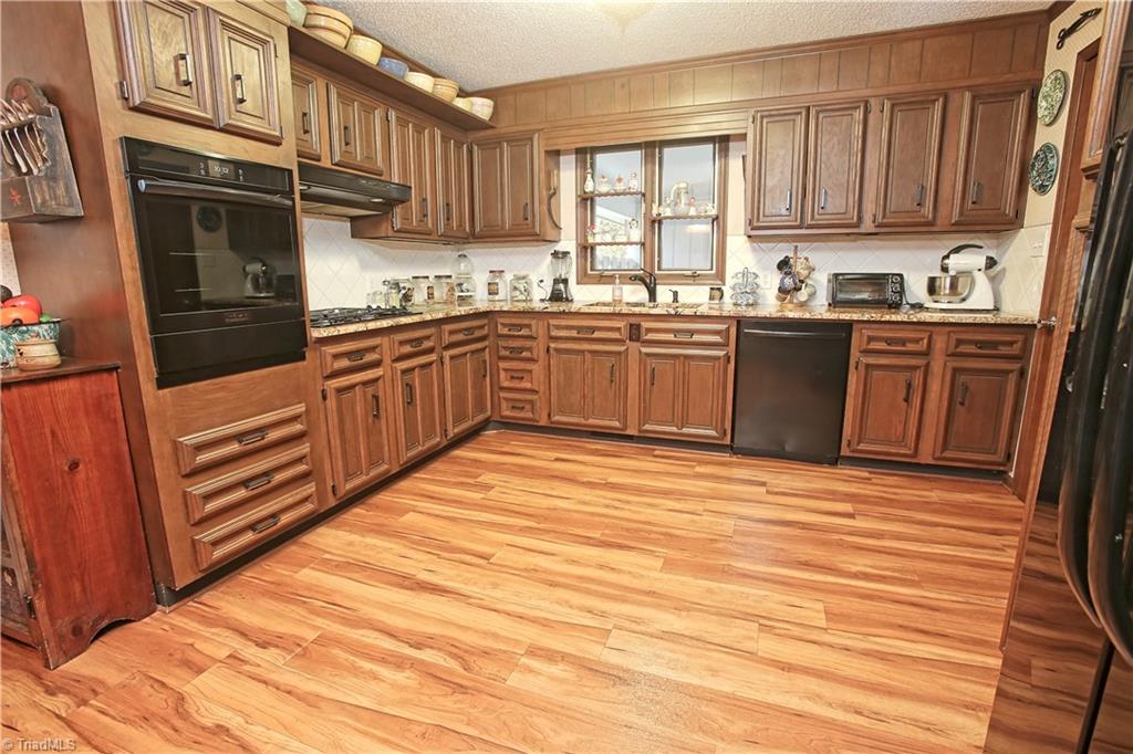 701 Ragsdale Road Jamestown, NC 27282 - Photo 14 of 25 Gallery Image 14